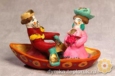 Дымковская игрушка "Пара в лодке"