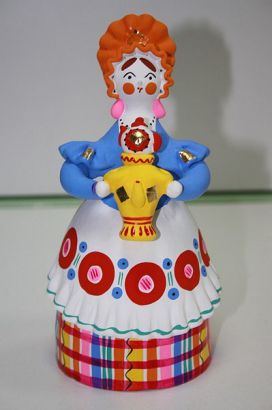 Дымковская игрушка "Барыня с самоваром"