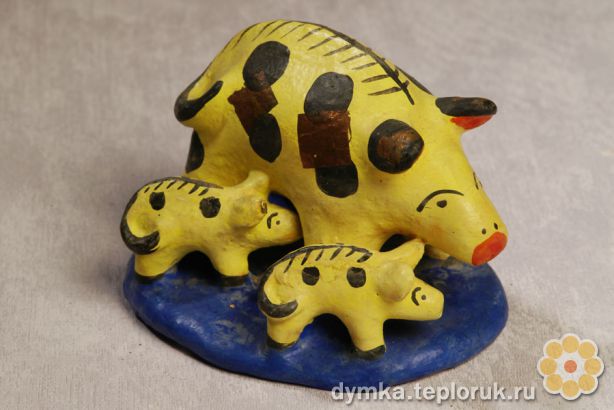 Дымковская игрушка "Свинья с поросятами"